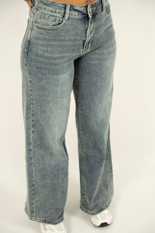 Jean taille haute coupe large – Bleu délavé
